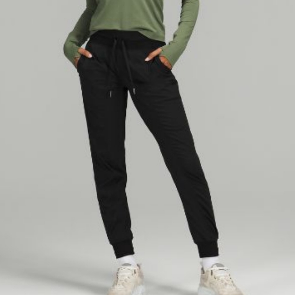 Lululemon Dance Studio MR Jogger